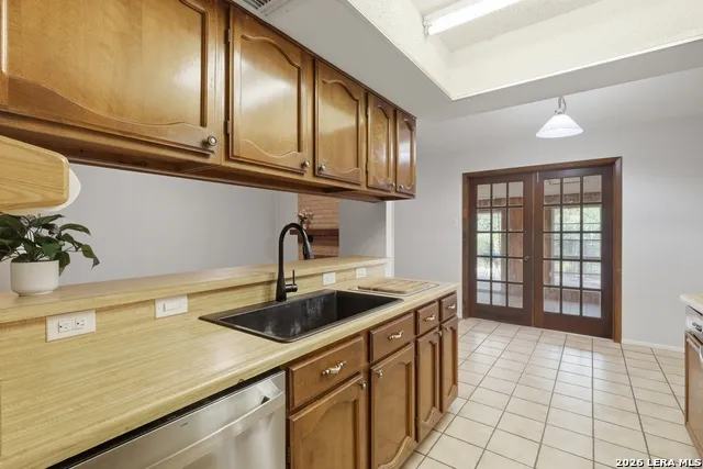 8838 Thatch Dr San Antonio, TX 78240