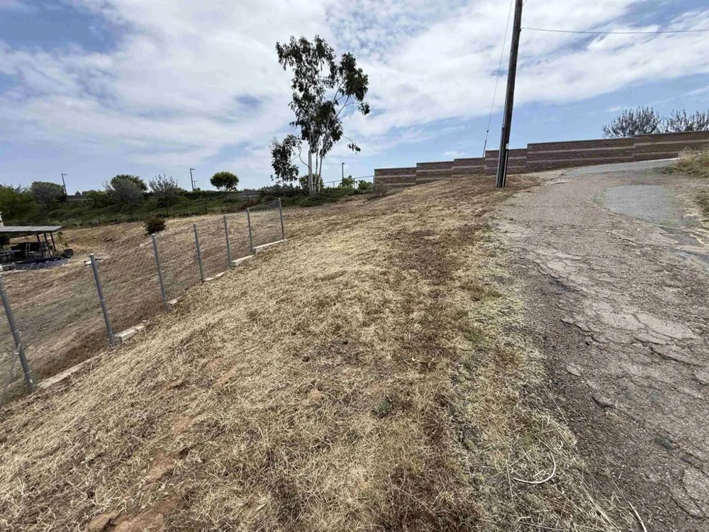 1565 Montiel Rd San Marcos, CA 92069