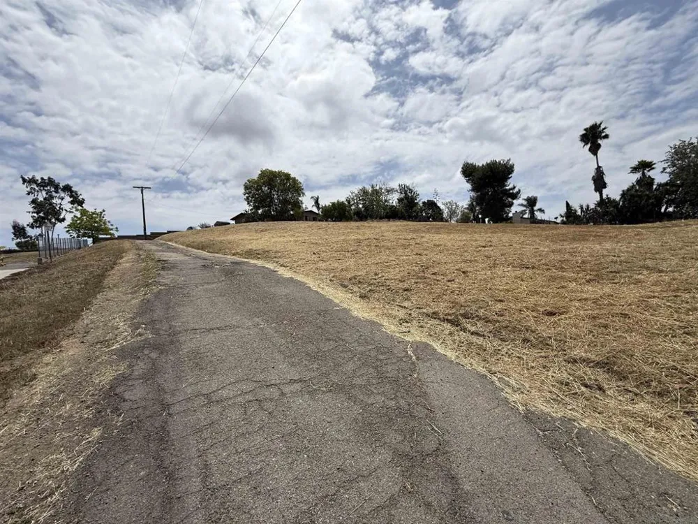 1565 Montiel Rd San Marcos, CA 92069