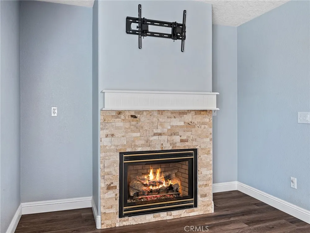 6232 Coriander Oak Hills, CA 92344