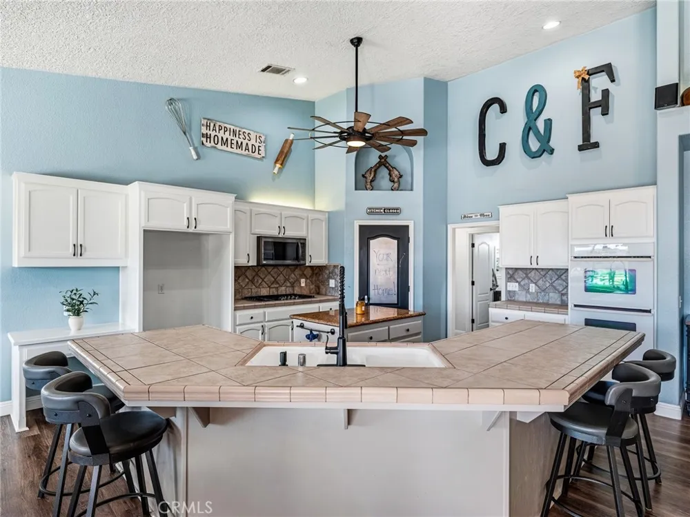6232 Coriander Oak Hills, CA 92344