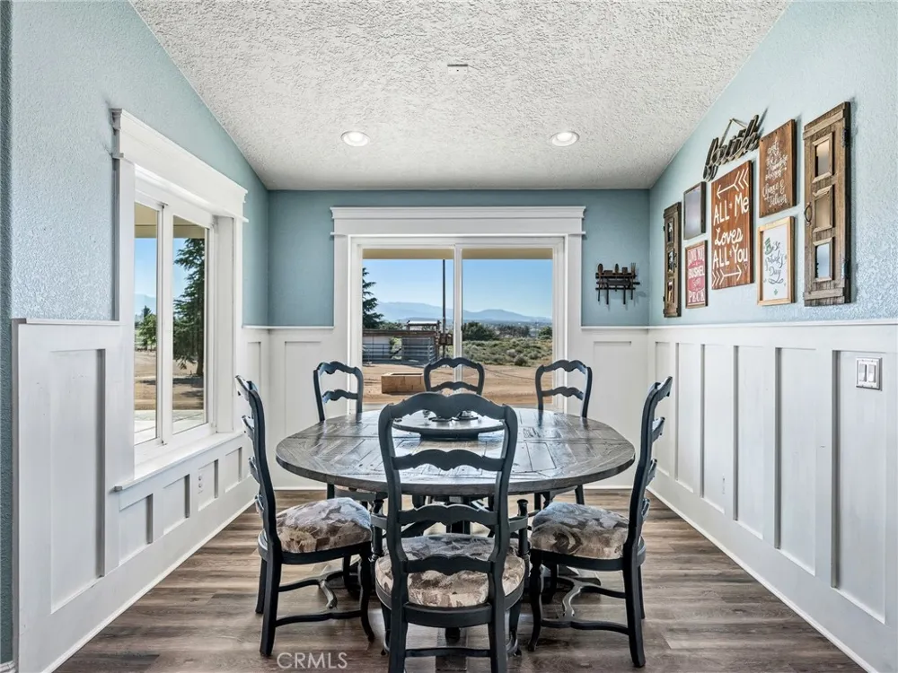 6232 Coriander Oak Hills, CA 92344