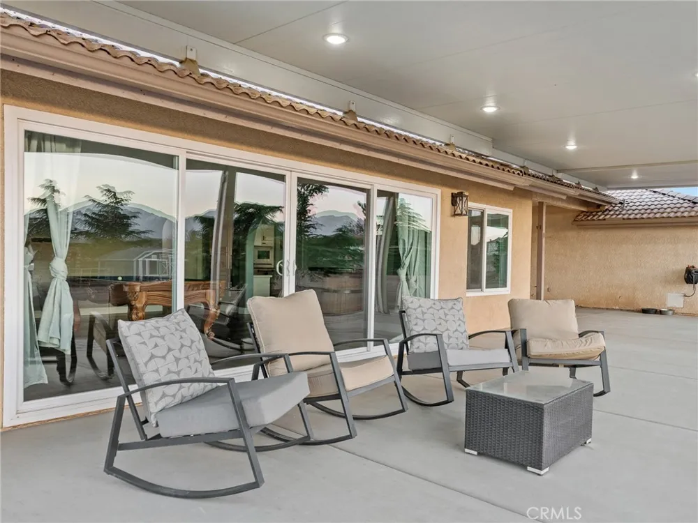 6232 Coriander Oak Hills, CA 92344