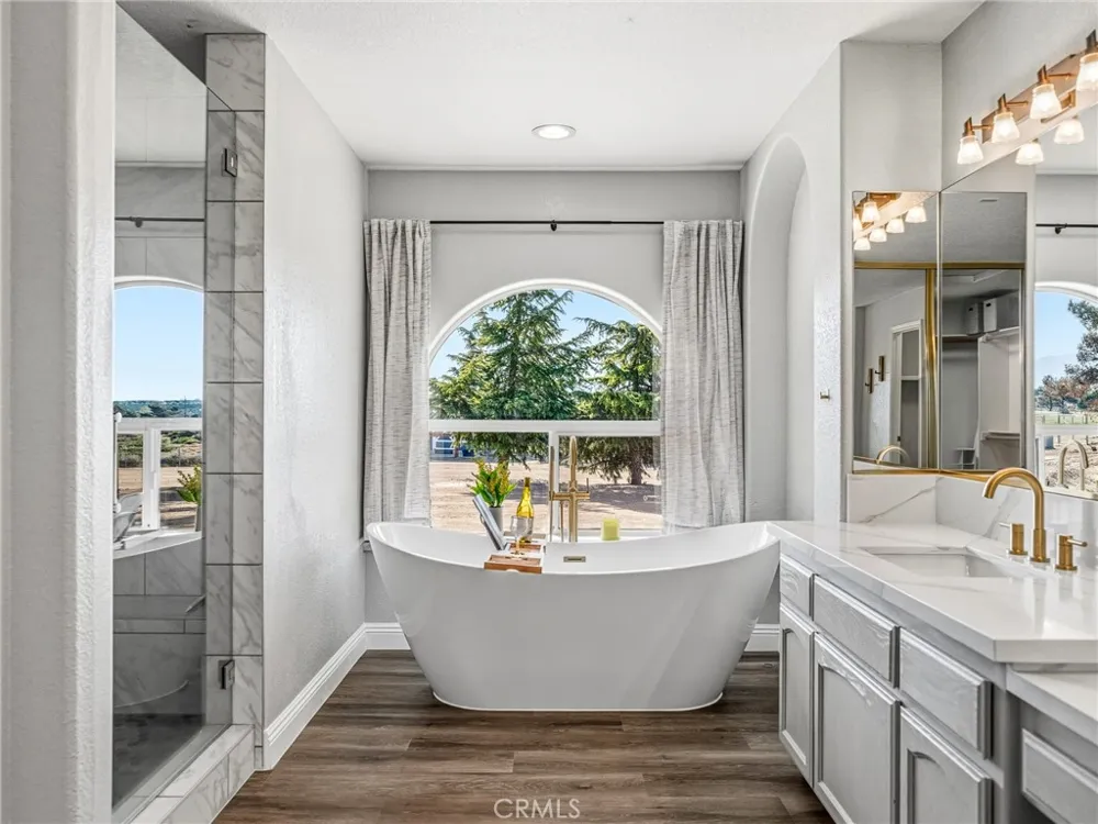 6232 Coriander Oak Hills, CA 92344