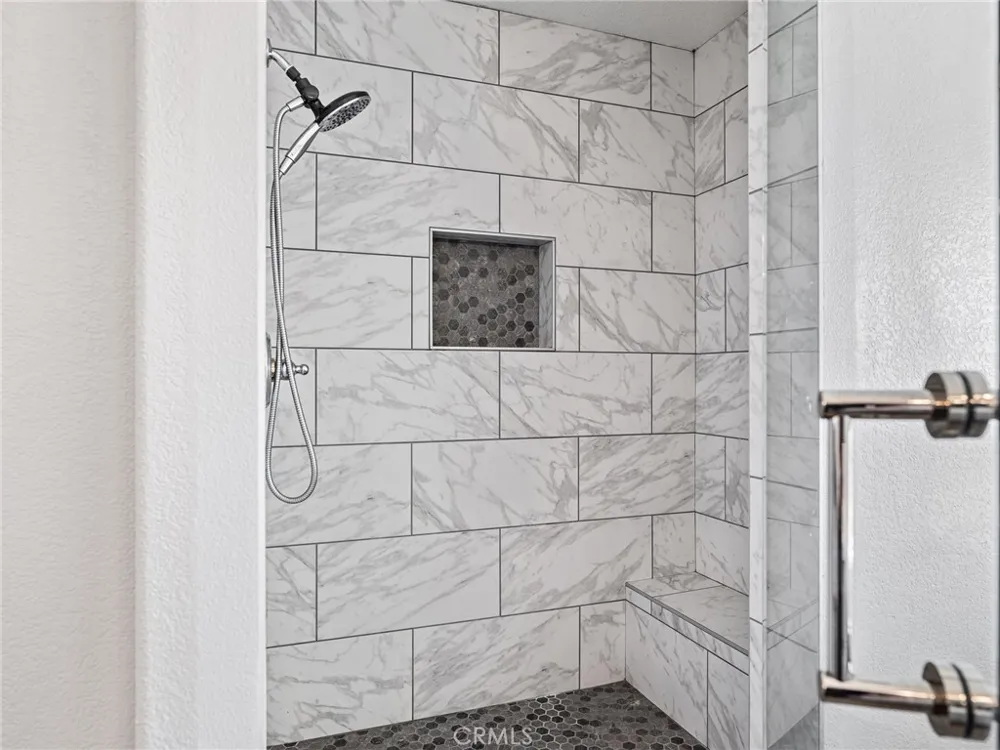 6232 Coriander Oak Hills, CA 92344