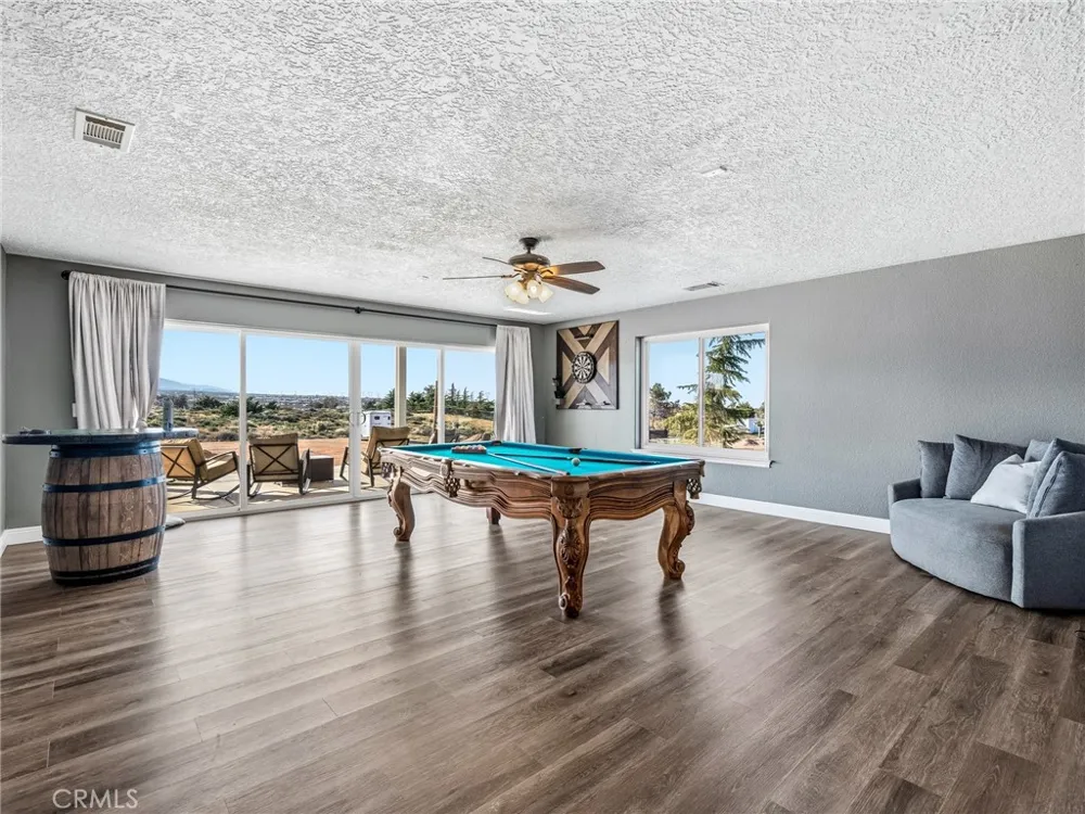 6232 Coriander Oak Hills, CA 92344