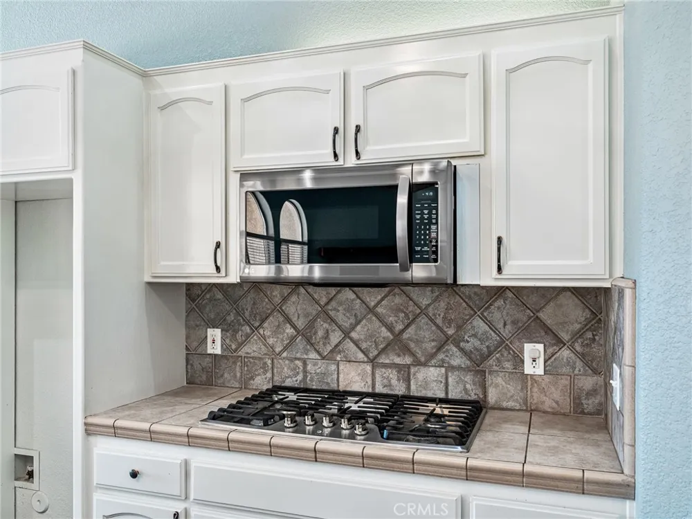 6232 Coriander Oak Hills, CA 92344
