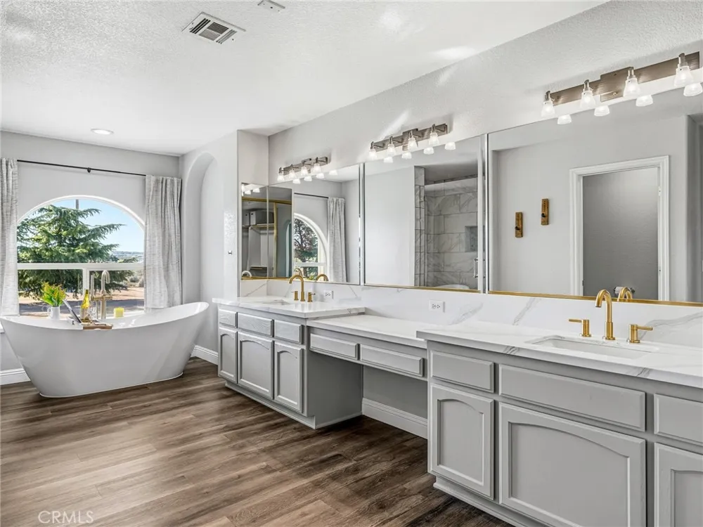 6232 Coriander Oak Hills, CA 92344