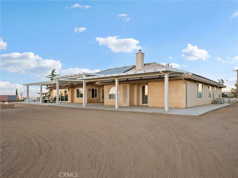 6232 Coriander Oak Hills, CA 92344