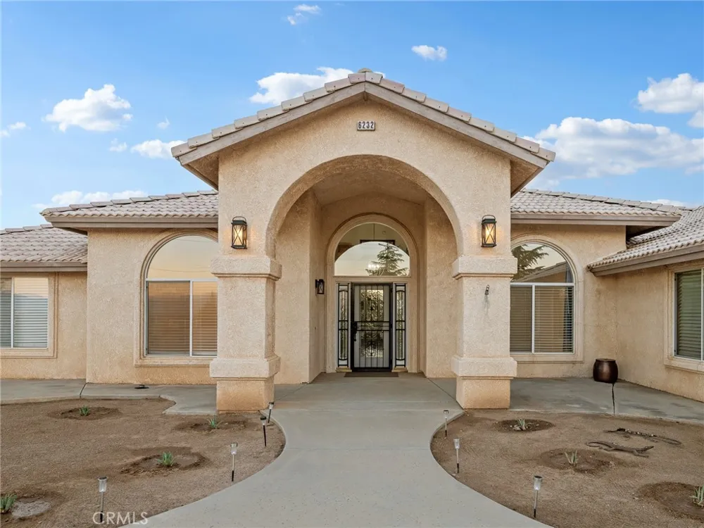 6232 Coriander Oak Hills, CA 92344