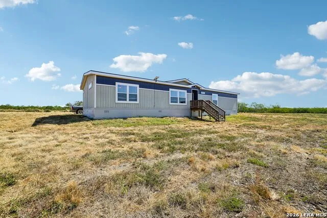 290 Lilly Bear Ln Moore, TX 78057