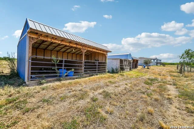 290 Lilly Bear Ln Moore, TX 78057