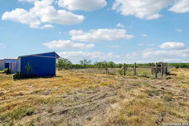 290 Lilly Bear Ln Moore, TX 78057