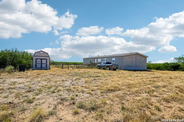 290 Lilly Bear Ln Moore, TX 78057