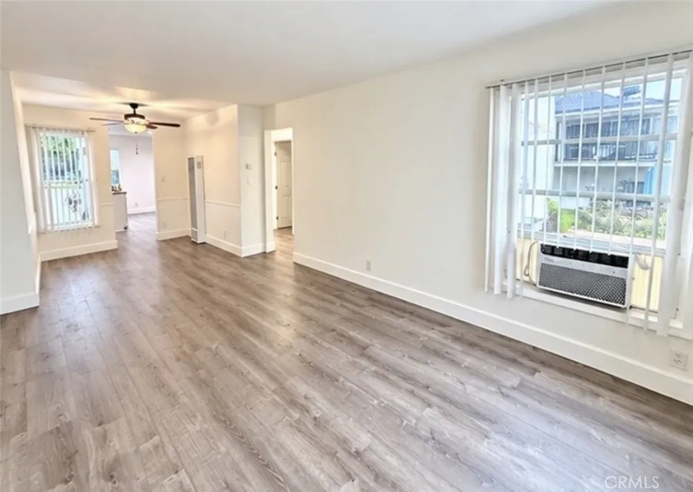 1715 Glenoaks Boulevard Burbank, CA 91504