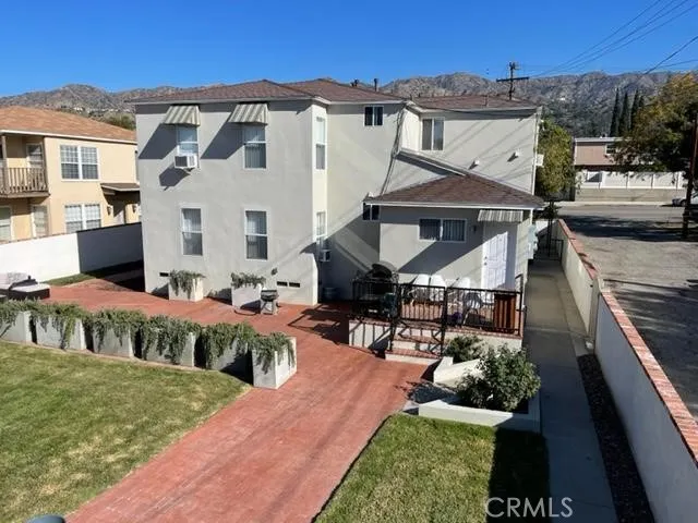 1715 Glenoaks Boulevard Burbank, CA 91504