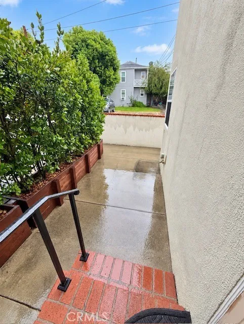 1715 Glenoaks Boulevard Burbank, CA 91504