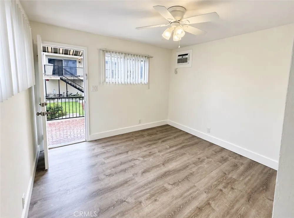 1715 Glenoaks Boulevard Burbank, CA 91504