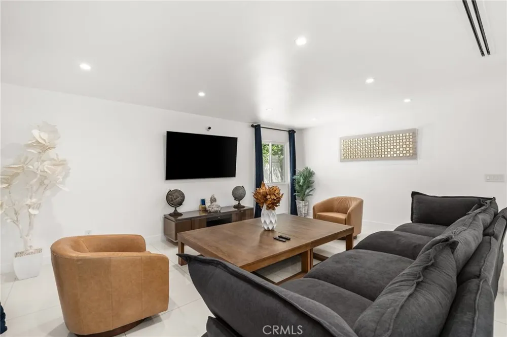 4630 Cedros Avenue Sherman Oaks, CA 91403
