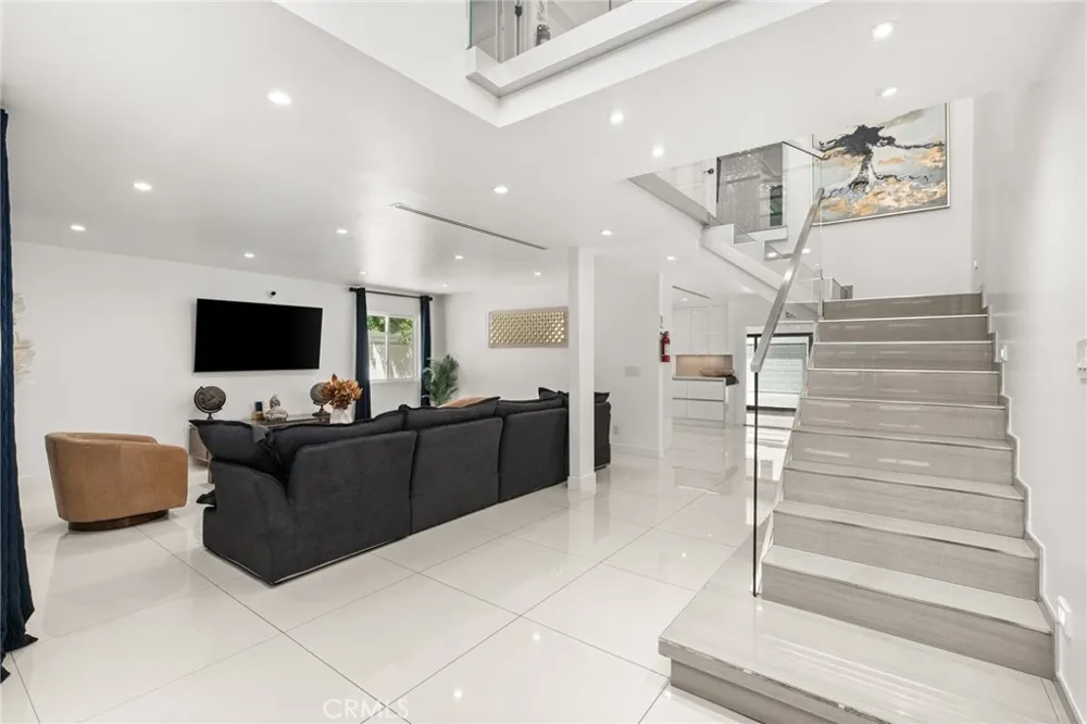 4630 Cedros Avenue Sherman Oaks, CA 91403