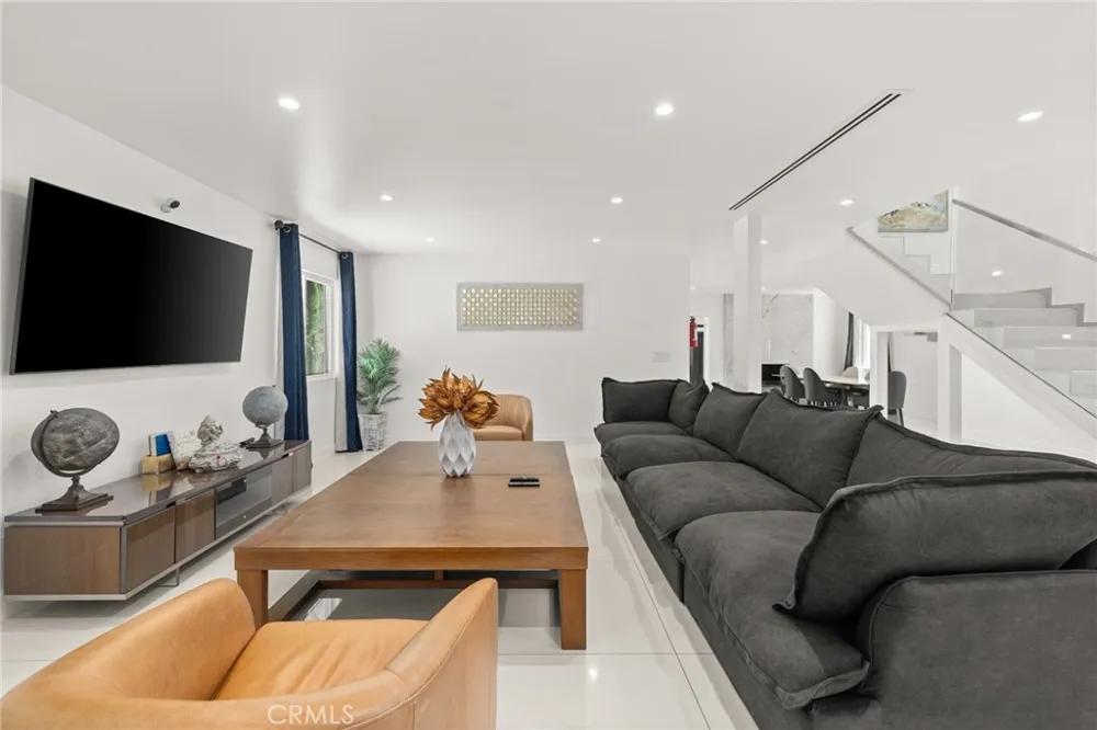 4630 Cedros Avenue Sherman Oaks, CA 91403