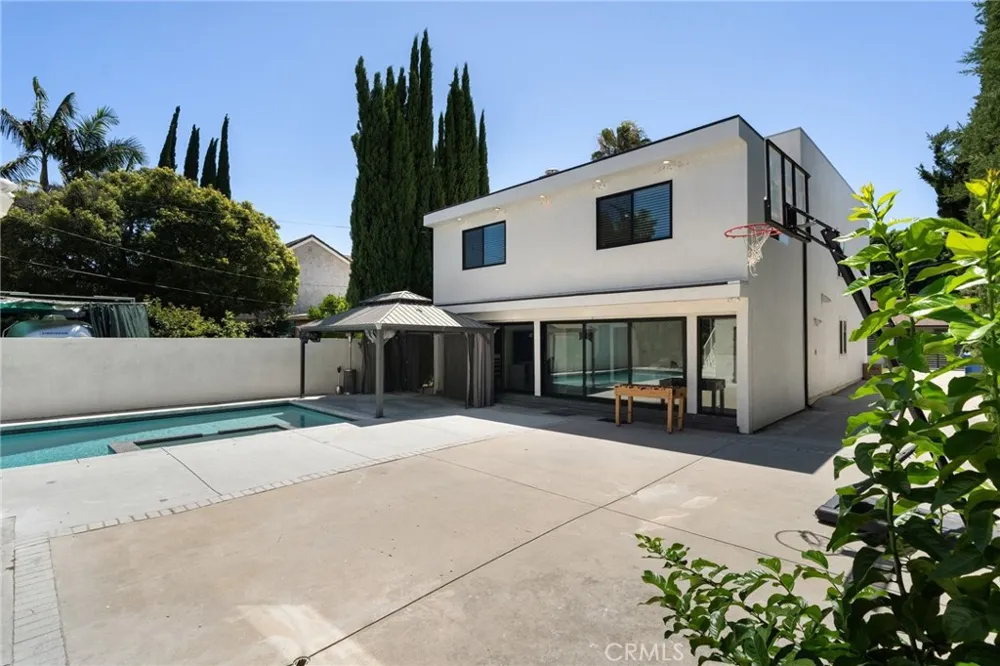 4630 Cedros Avenue Sherman Oaks, CA 91403