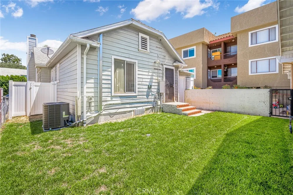 636 Pioneer Drive #1 Glendale, CA 91203