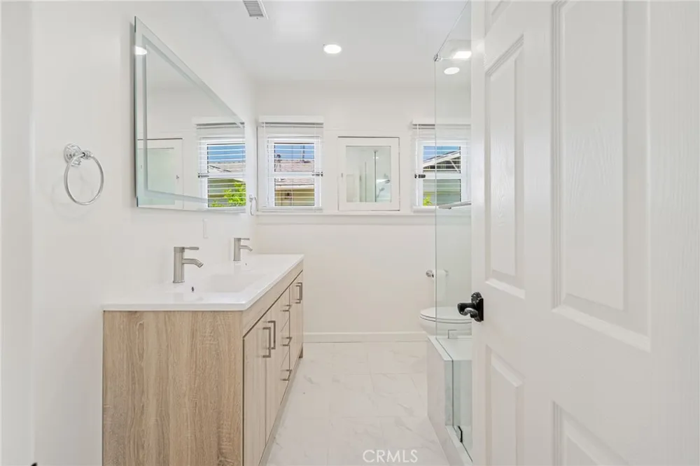 636 Pioneer Drive #1 Glendale, CA 91203