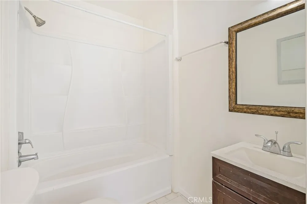 636 Pioneer Drive #1 Glendale, CA 91203