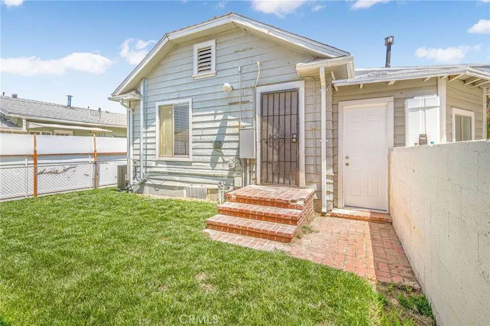 636 Pioneer Drive #1 Glendale, CA 91203