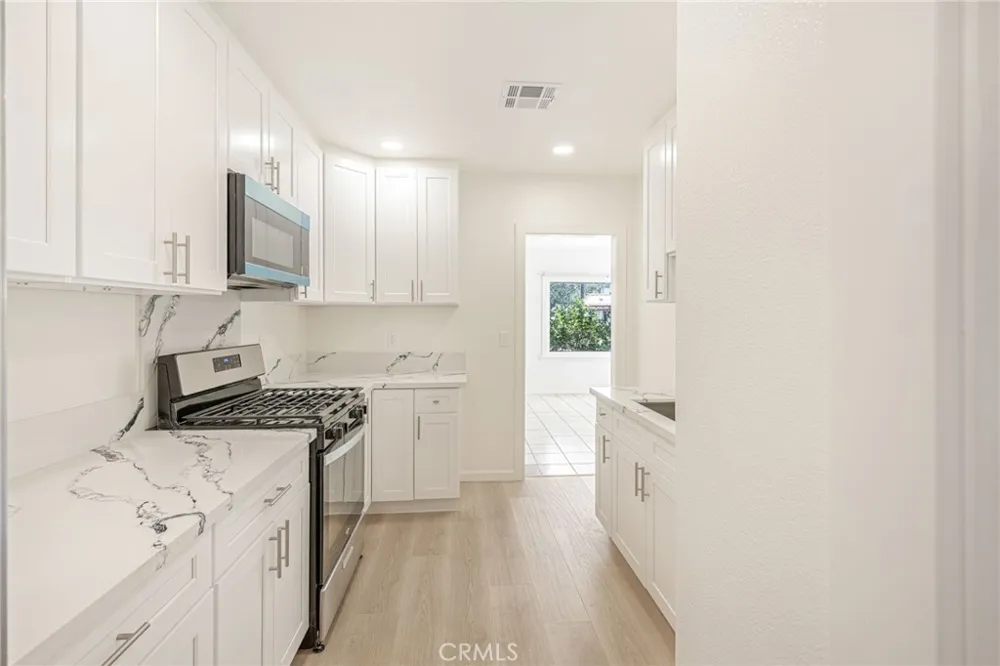 636 Pioneer Drive #1 Glendale, CA 91203