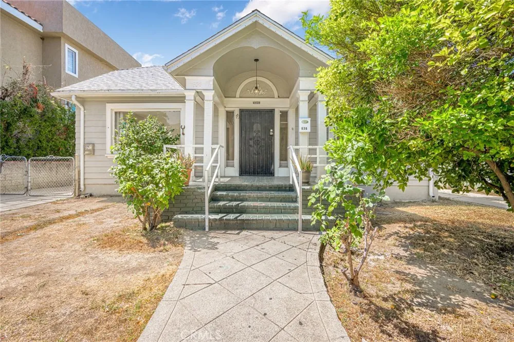 636 Pioneer Drive #1 Glendale, CA 91203