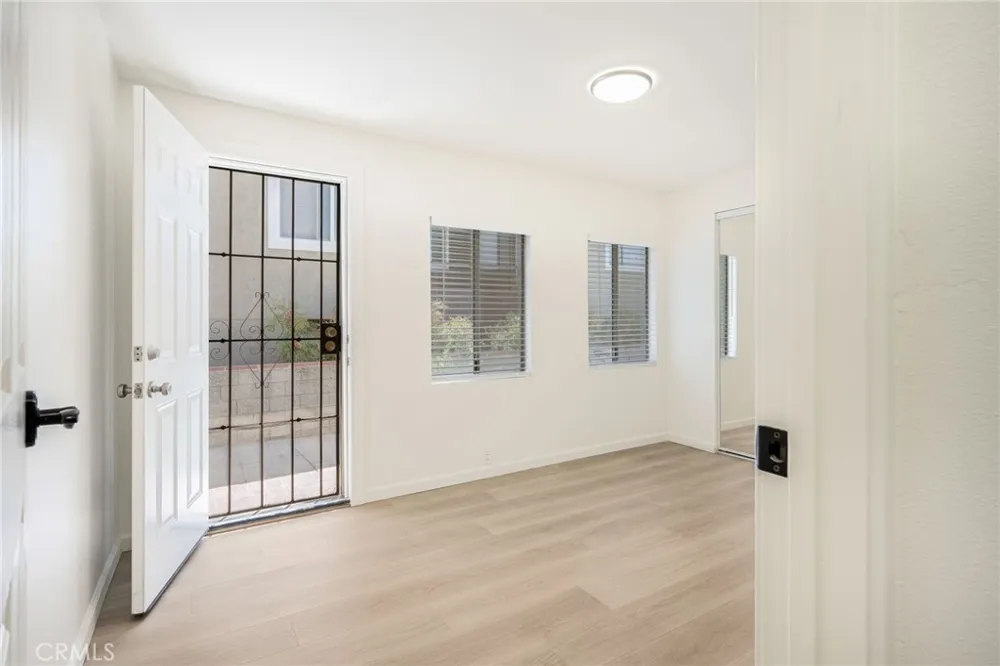 636 Pioneer Drive #1 Glendale, CA 91203