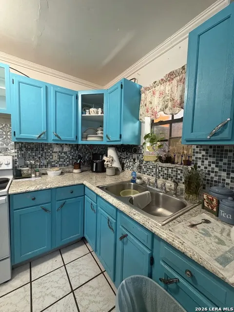563 LA PALOMA DR Eagle Pass, TX 78852