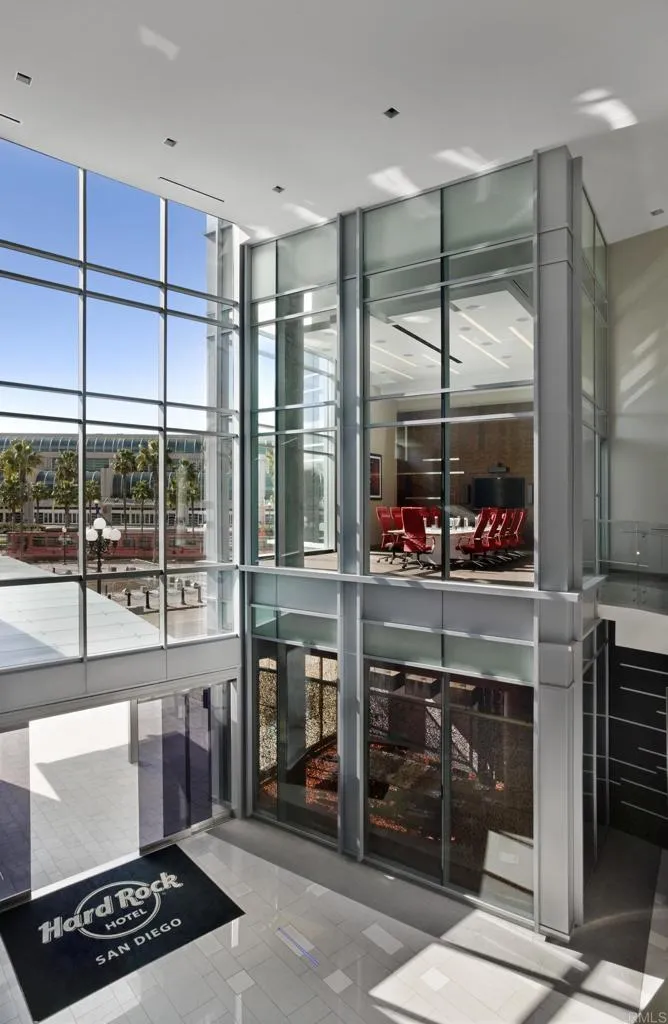 207 5Th Avenue #1028 San Diego, CA 92101