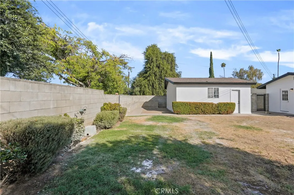 24 S Ash St Redlands, CA 92373