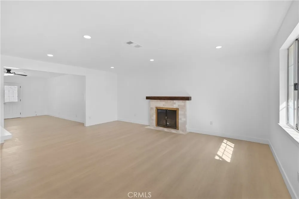 24 S Ash St Redlands, CA 92373