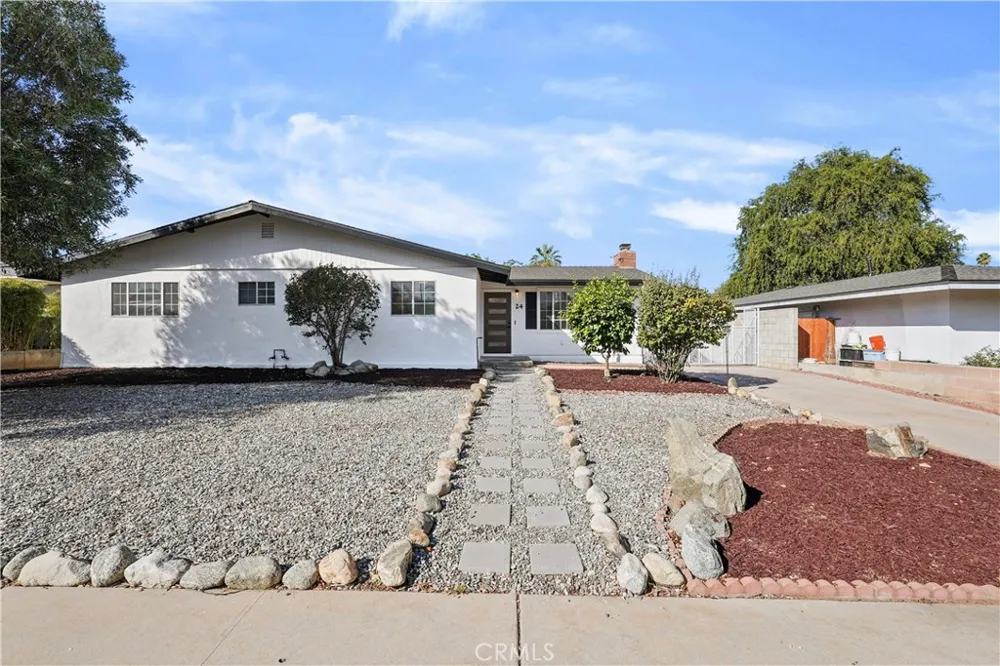 24 S Ash St Redlands, CA 92373