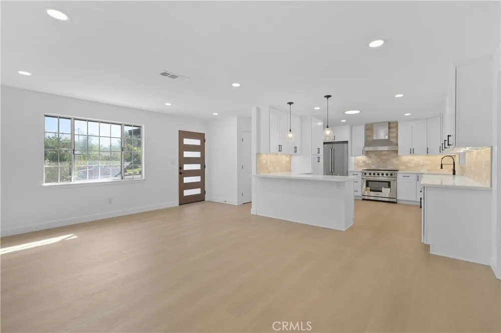 24 S Ash St Redlands, CA 92373