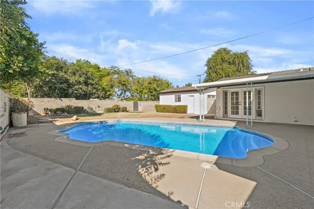 24 S Ash St Redlands, CA 92373