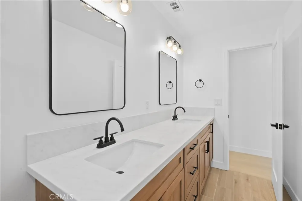24 S Ash St Redlands, CA 92373