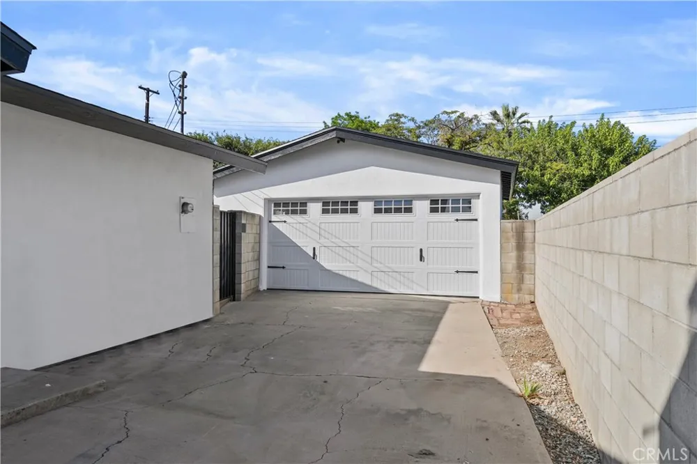 24 S Ash St Redlands, CA 92373