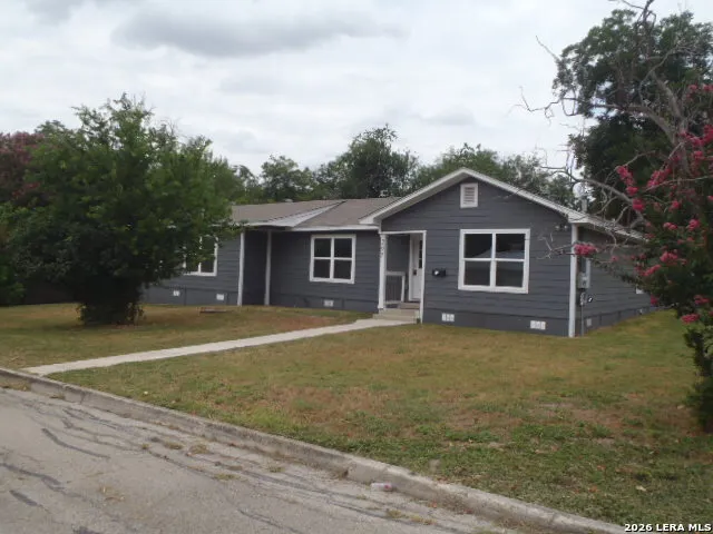 297 S HACKBERRY AVE New Braunfels, TX 78130