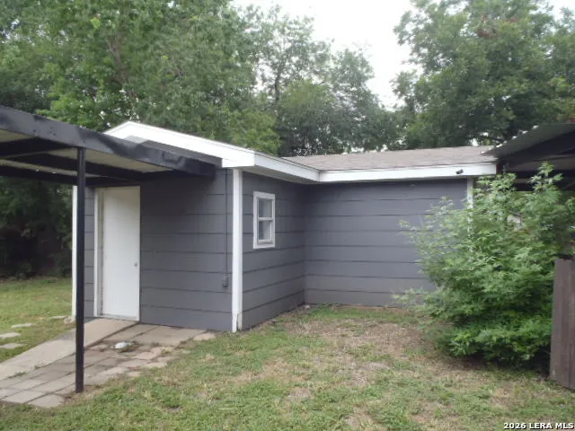 297 S HACKBERRY AVE New Braunfels, TX 78130
