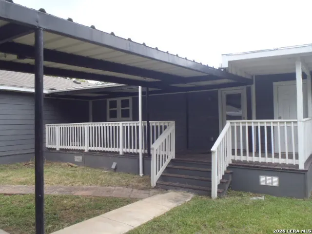 297 S HACKBERRY AVE New Braunfels, TX 78130