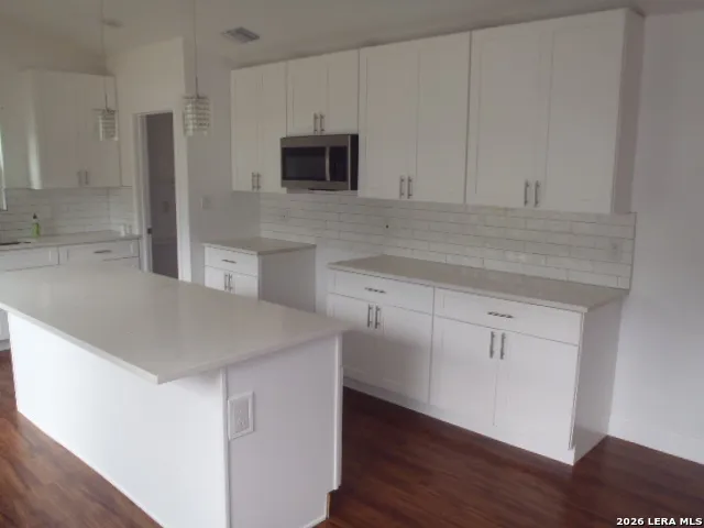297 S HACKBERRY AVE New Braunfels, TX 78130