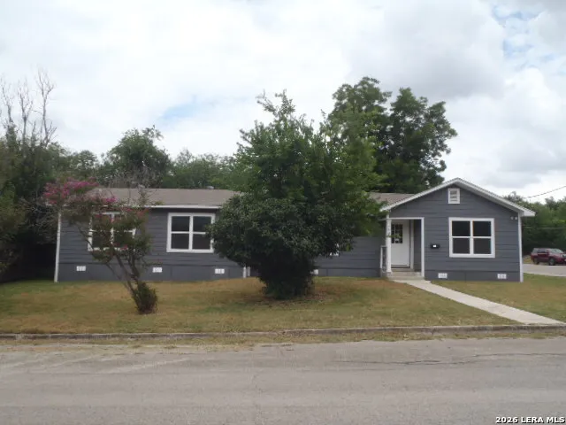 297 S HACKBERRY AVE New Braunfels, TX 78130