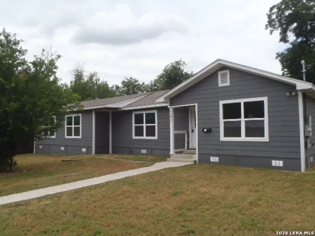 297 S HACKBERRY AVE New Braunfels, TX 78130