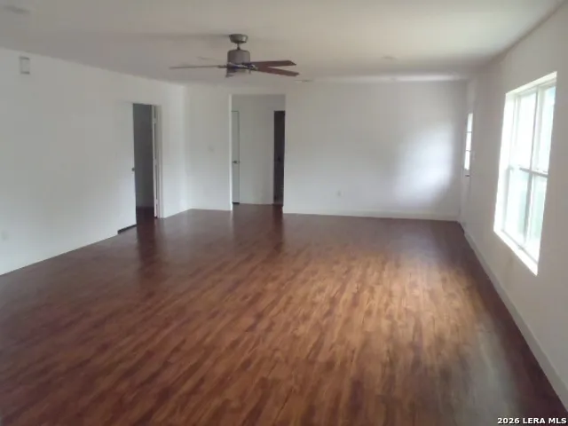 297 S HACKBERRY AVE New Braunfels, TX 78130