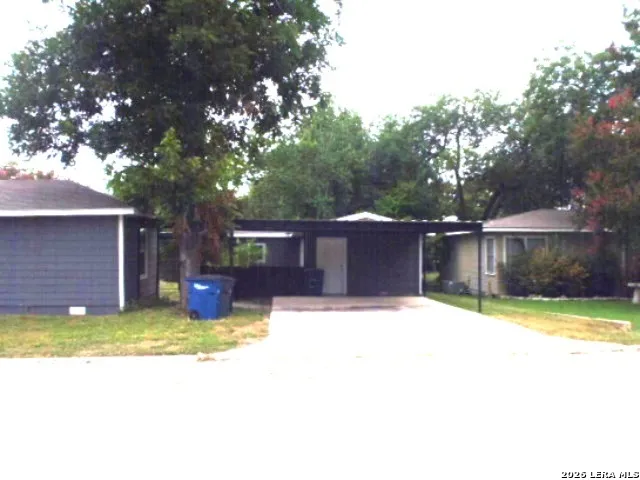 297 S HACKBERRY AVE New Braunfels, TX 78130